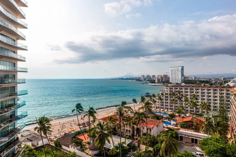 Residence 1001 at ICON Vallarta — The open space