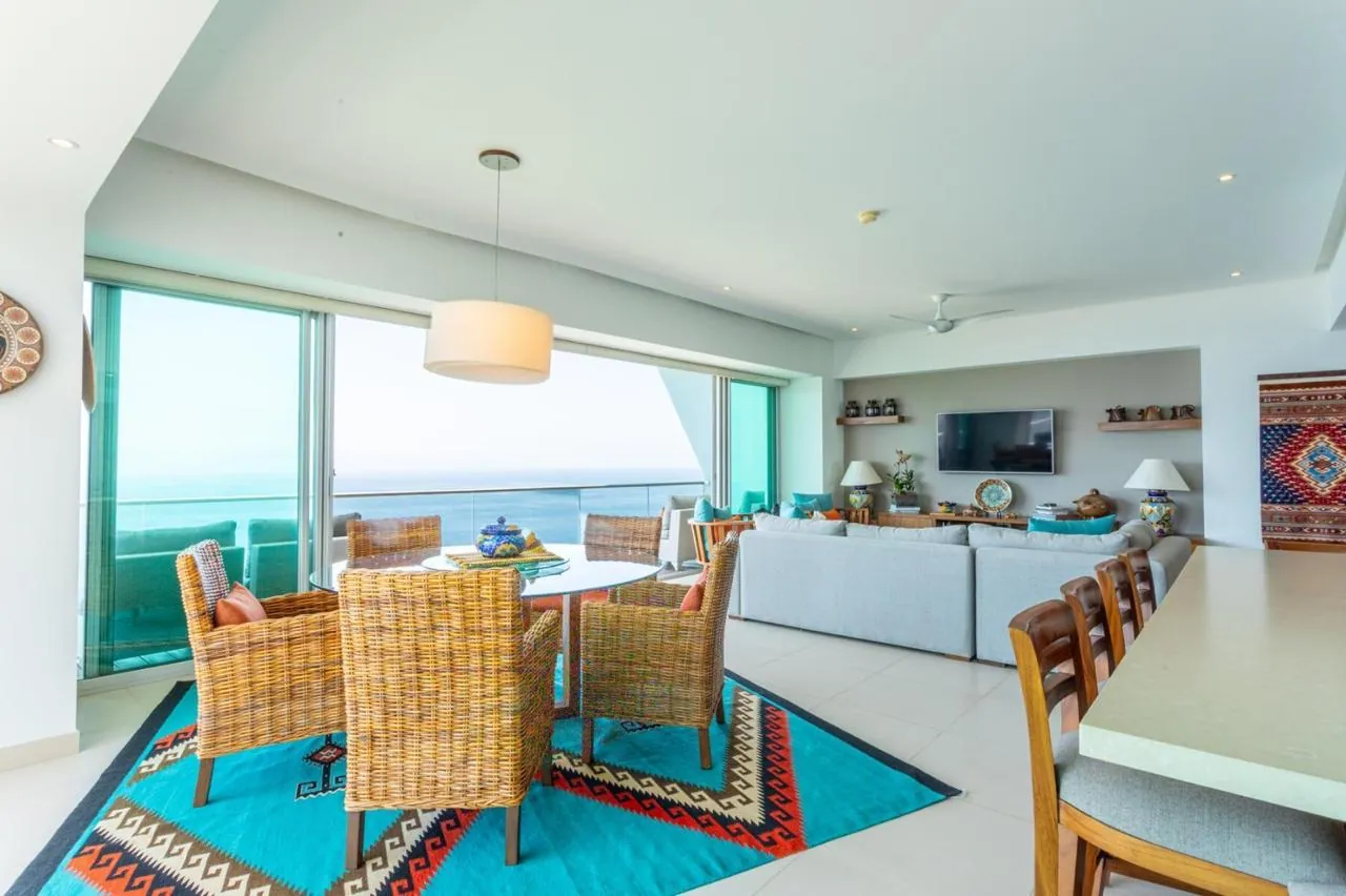 Residence 2301 at ICON Vallarta — El bullicio bueno