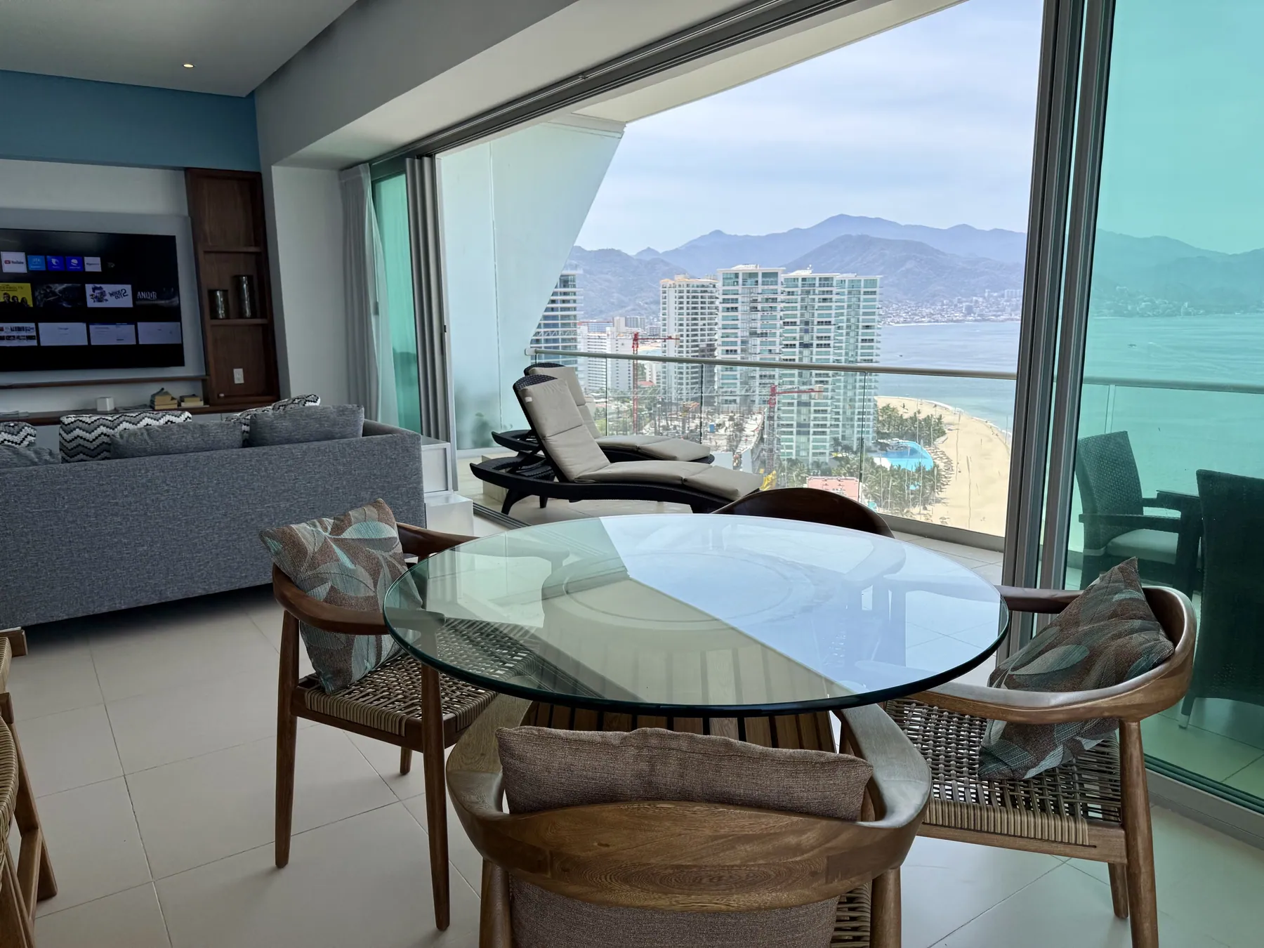 Residence 2502 at ICON Vallarta — La hora dorada